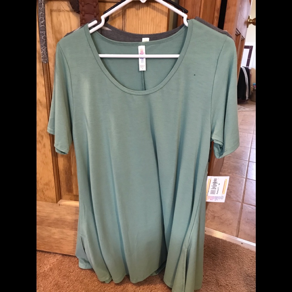 LuLaRoe top
